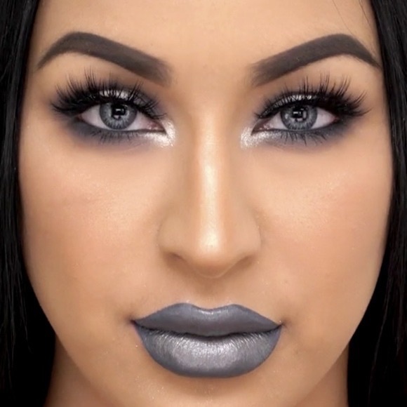 😍 NIB Grave Digger Velvet Trap Lipstick by Jeffree Star! 😍 - Picture 3 of 6